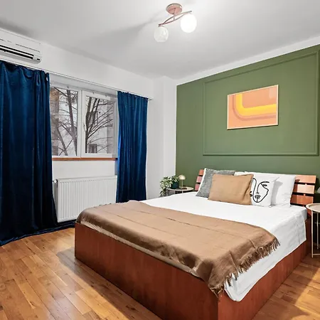 Design-led With Private Balcony, * Boekarest