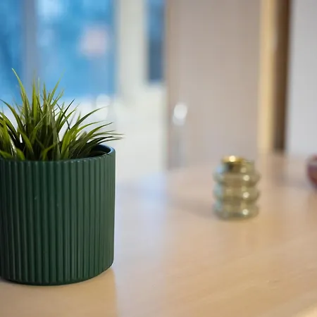 Design-led With Private Balcony, Lägenhet