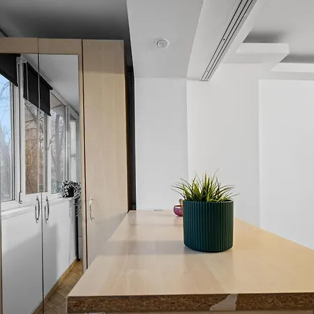 Design-led With Private Balcony, Appartement Bucarest
