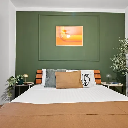 Design-led With Private Balcony, Bucharest