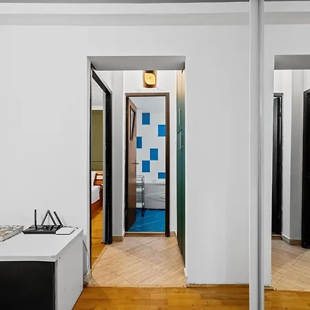 Design-led With Private Balcony, Διαμέρισμα Βουκουρέστι