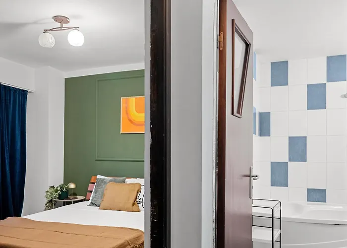 アパート Design-led With Private Balcony, *